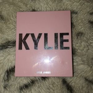 khaki kylie cosmetics bronzer